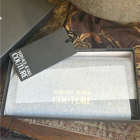 Authentic VERSACE jeans Couture large zip around logos wallet - Picture 2 of 9
